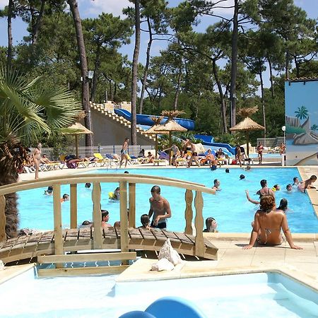 Hôtel Camping Le Dauphin à Saint-Georges-de-Didonne Extérieur photo