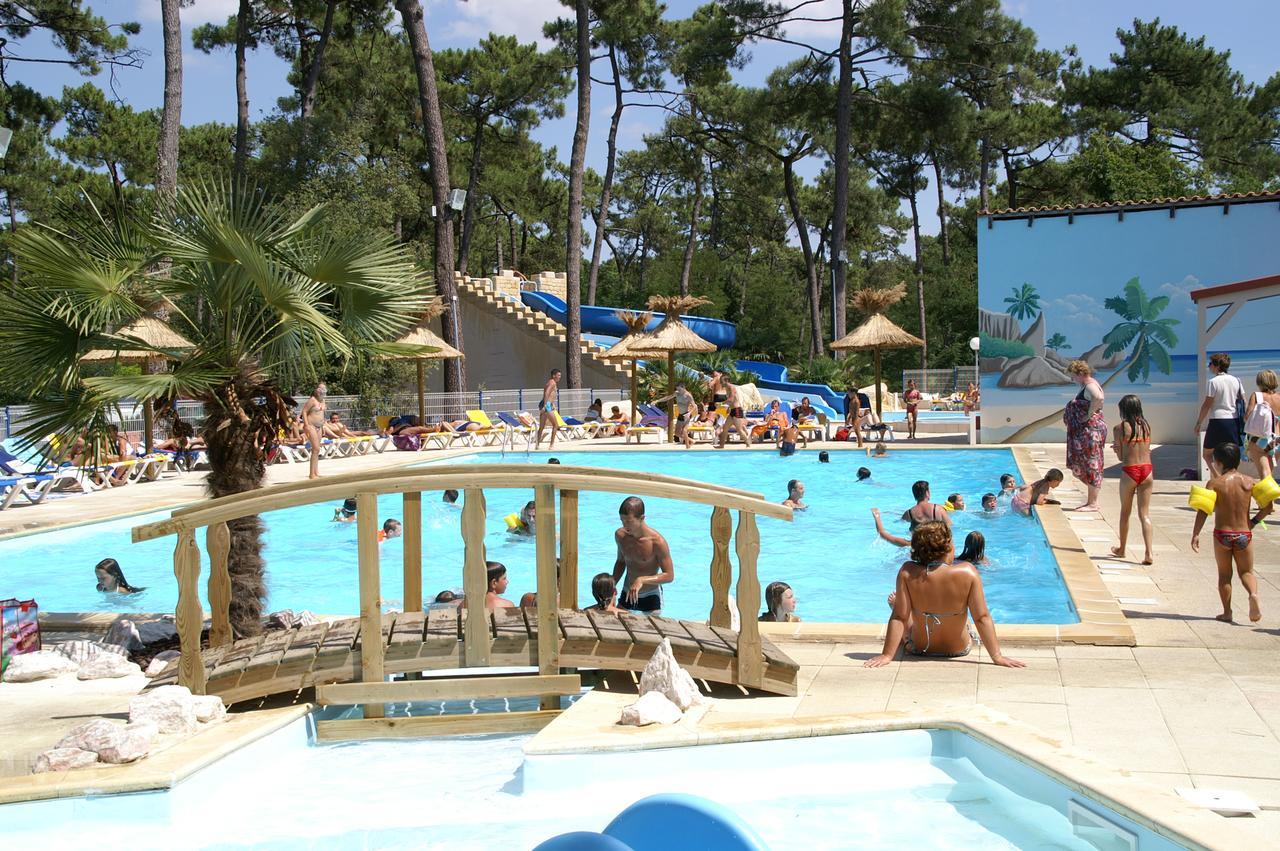 Hôtel Camping Le Dauphin à Saint-Georges-de-Didonne Extérieur photo