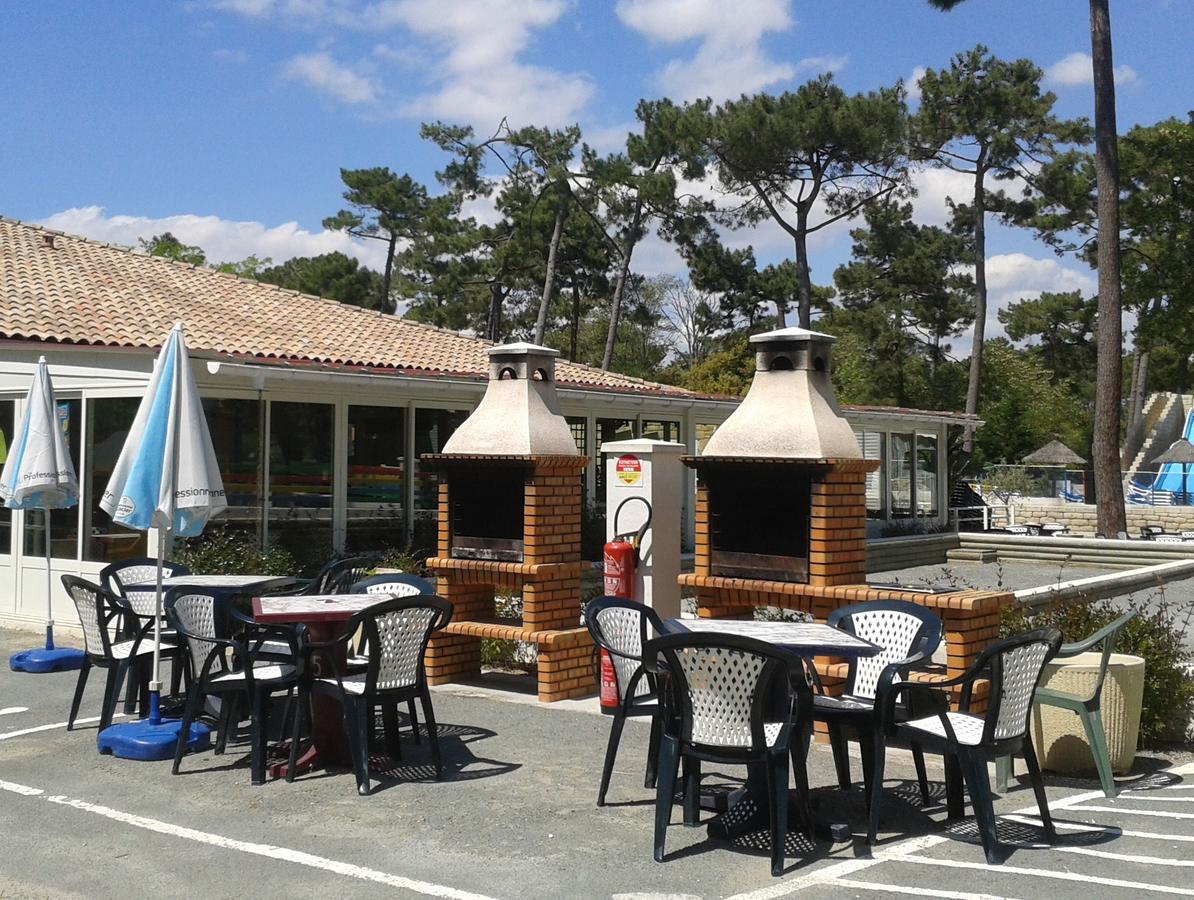 Hôtel Camping Le Dauphin à Saint-Georges-de-Didonne Extérieur photo