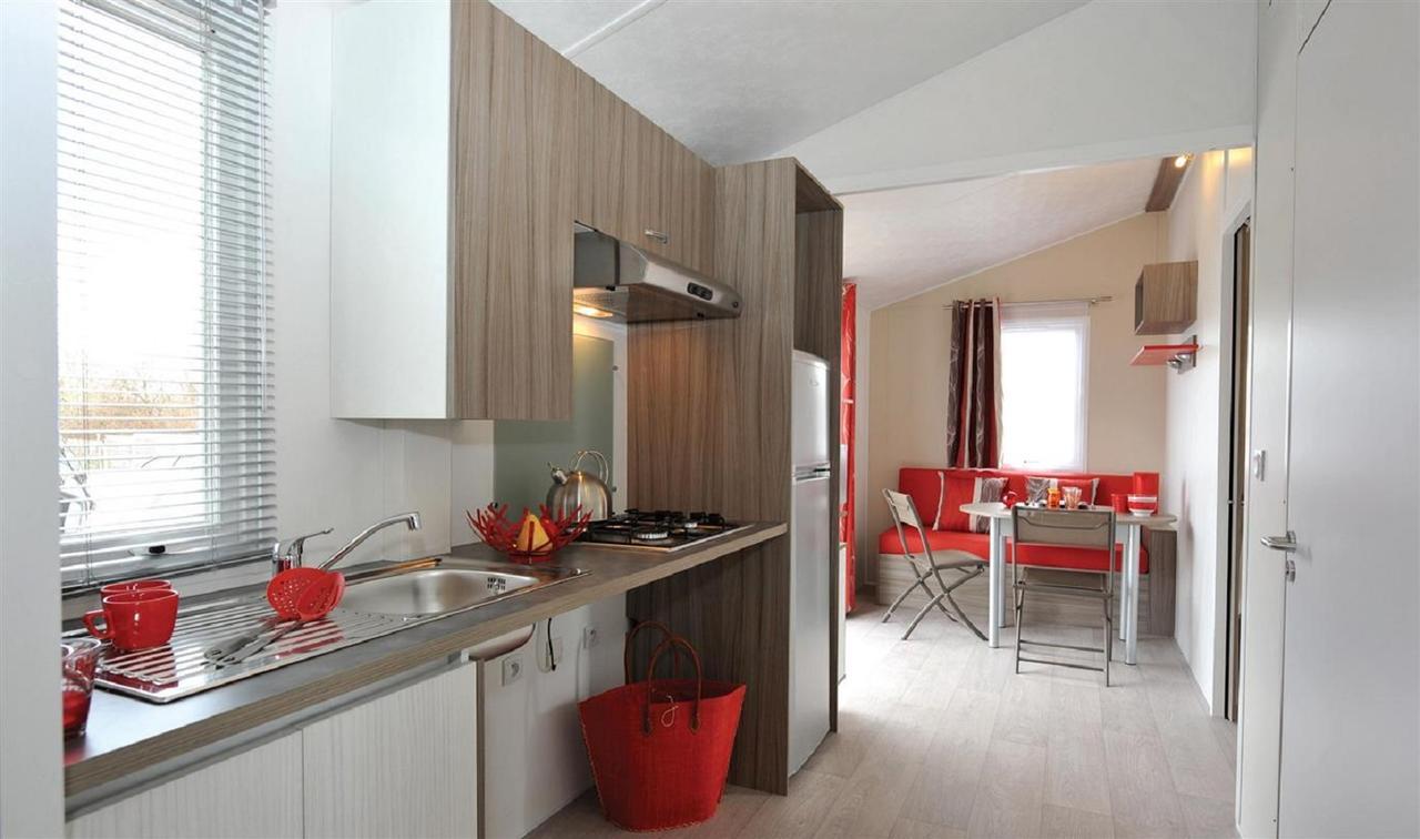 Hôtel Camping Le Dauphin à Saint-Georges-de-Didonne Extérieur photo