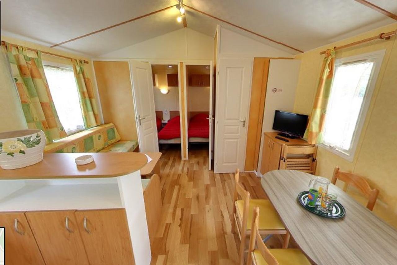 Hôtel Camping Le Dauphin à Saint-Georges-de-Didonne Extérieur photo