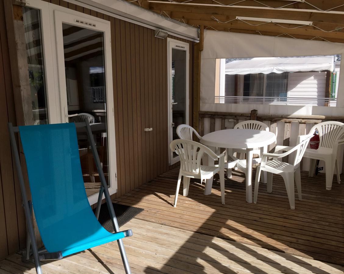 Hôtel Camping Le Dauphin à Saint-Georges-de-Didonne Extérieur photo