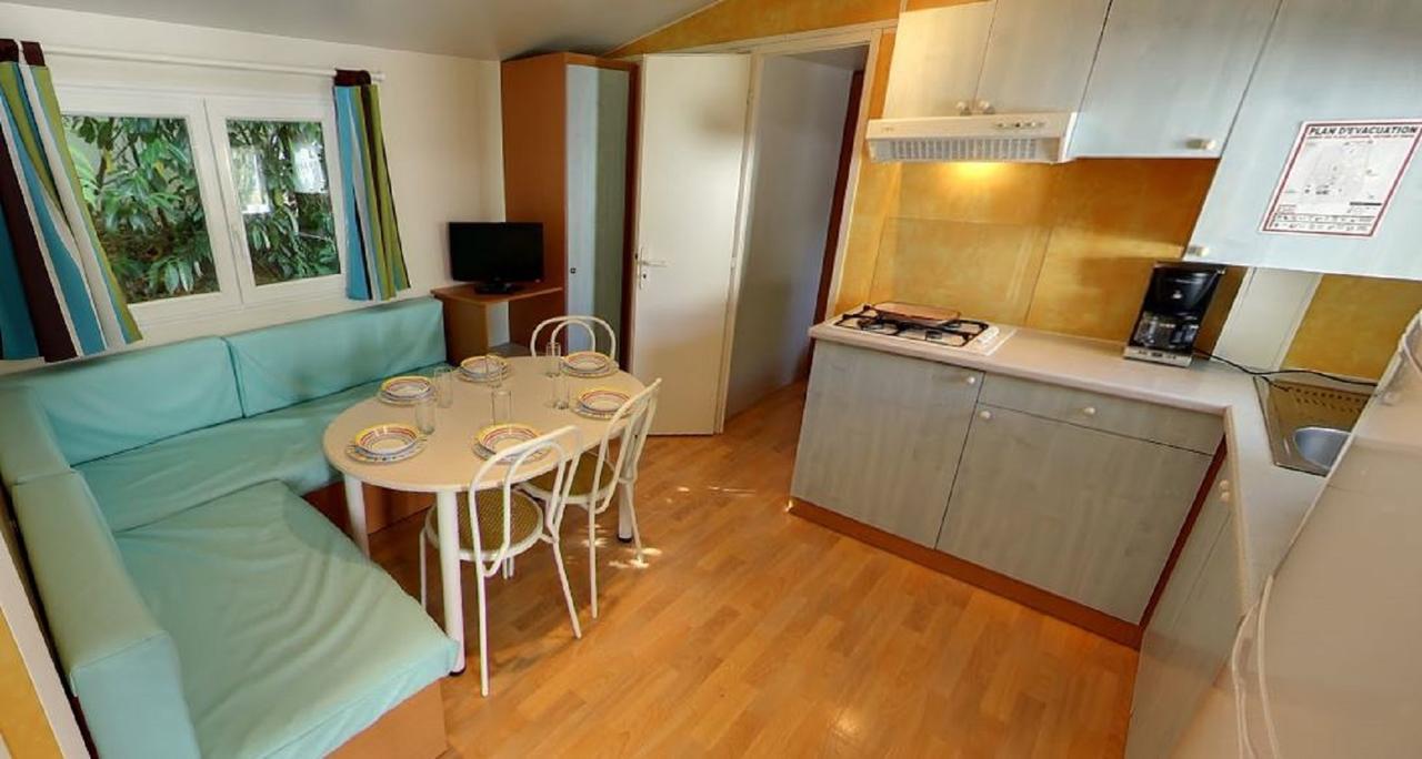 Hôtel Camping Le Dauphin à Saint-Georges-de-Didonne Extérieur photo
