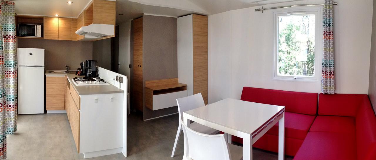 Hôtel Camping Le Dauphin à Saint-Georges-de-Didonne Extérieur photo