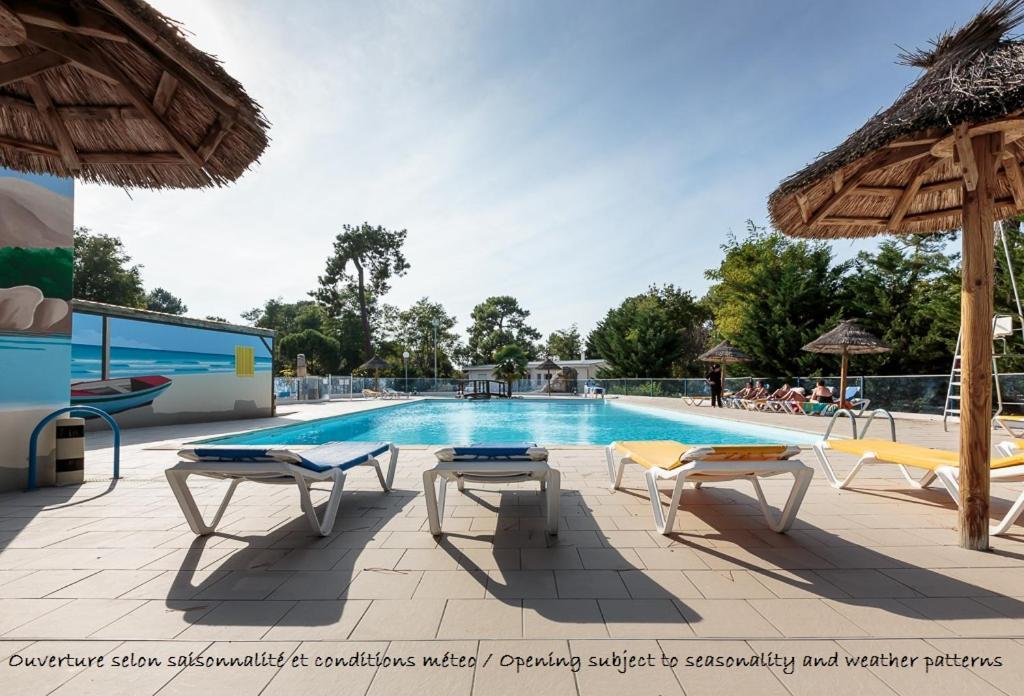 Hôtel Camping Le Dauphin à Saint-Georges-de-Didonne Extérieur photo
